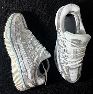 Zapatillas Nike P-6000 Plata y Blanco