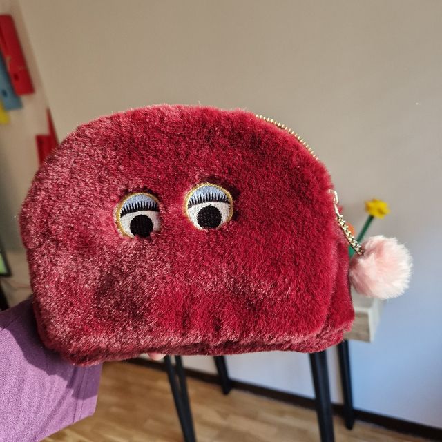 Neceser peluche monstruito granate