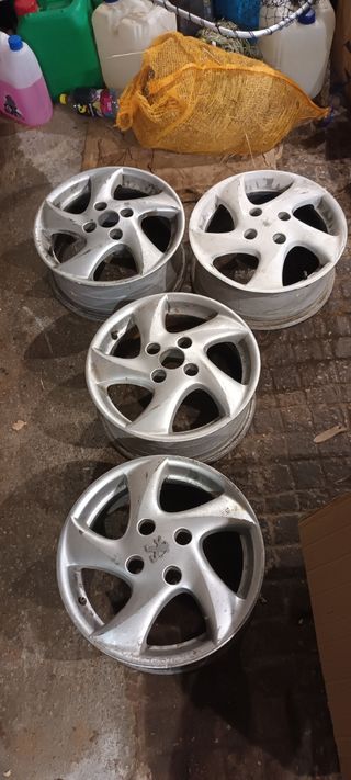 2 Llantas una blanca y otra gris 15"