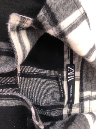 Chaqueta Zara cuadros blanco, negro y gris