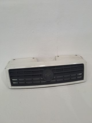 REJILLA DELANTERA FIAT DOBLO (2)