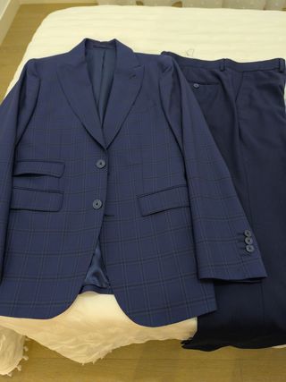 Traje de chaqueta azul marino