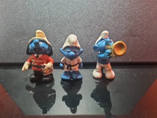 Lote 3 figuras Pitufos (Bombero, Karate, Músico)