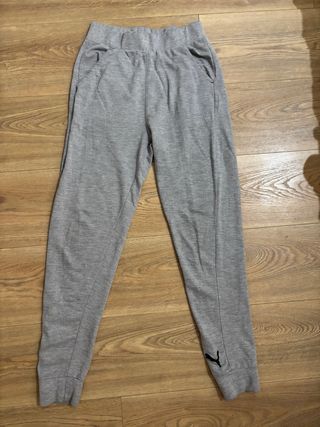 Pantalón chándal Puma gris