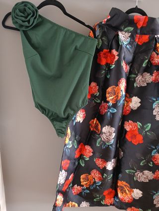 Conjunto falda larga floral y body verde