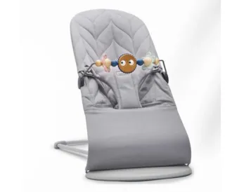 Silla bebé balancín gris con juguetes