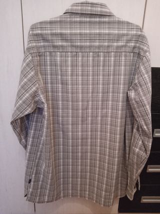 Camisa de cuadros gris y blanca