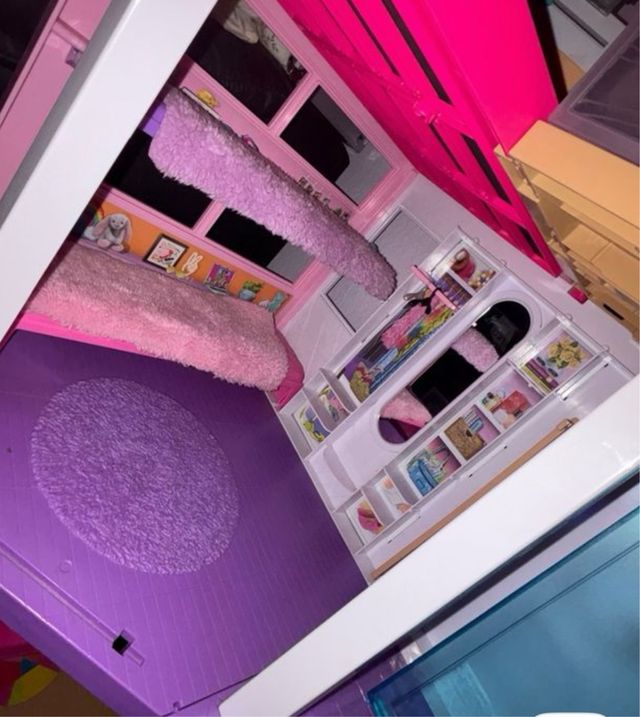 Mansión Barbie con piscina y tobogán