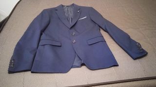 Traje azul hombre