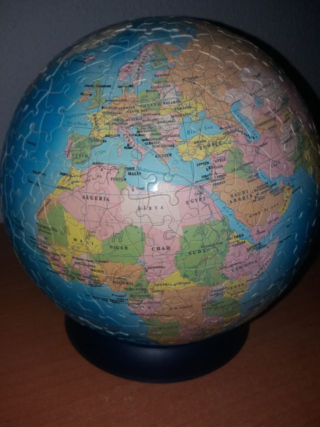 Puzzle Globo Terráqueo Luminiscente