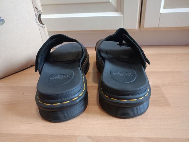 Sandalias Dr. Martens Daxton Negras