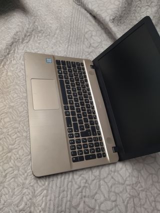 Portátil ASUS Dorado