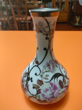 Pequeño jarrón de porcelana Bohemia baño de plata