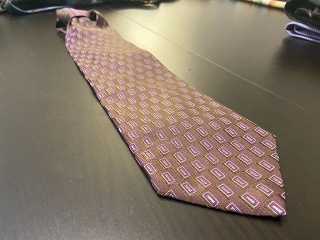 Corbata Pujol Vilà Seda Morada y Dorada