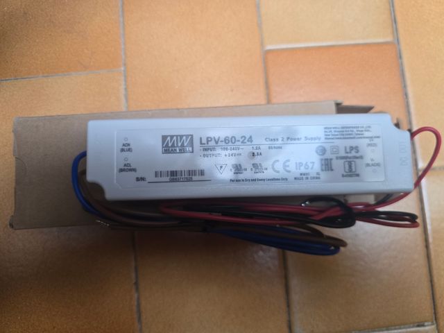 Fuente de alimentación LED MW LPV-60-24