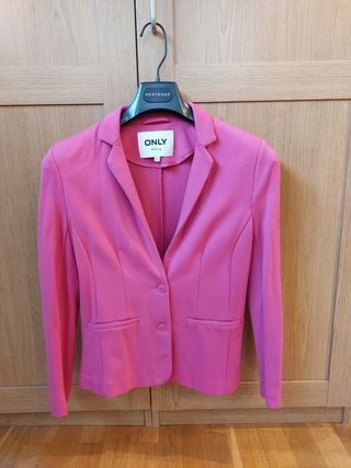 Blazer fucsia ONLY entallado Talla S