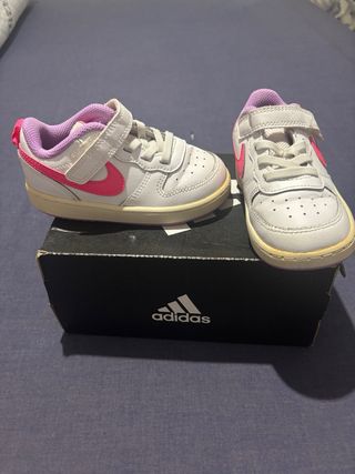 Zapatillas Nike Niña Rosa y Blanca