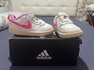 Zapatillas Nike Niña Rosa y Blanca