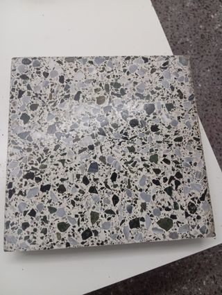 Azulejos de terrazo .
Medida 40×40.
20 baldosa 
