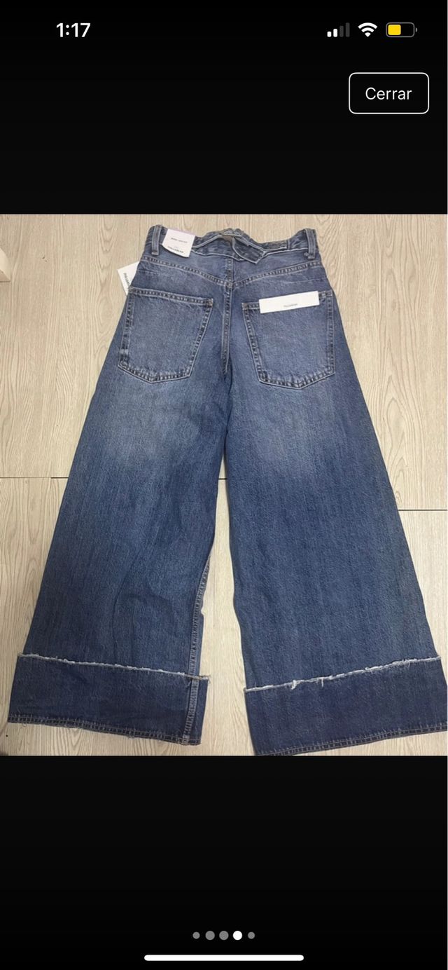Pantalón vaquero ancho nuevo