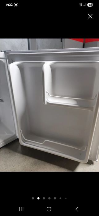 Mini-frigorifico Hisense con cajón congelador.