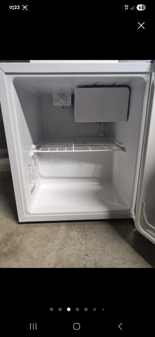 Mini-frigorifico Hisense con cajón congelador.