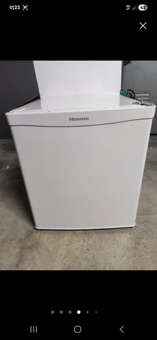 Mini-frigorifico Hisense con cajón congelador.