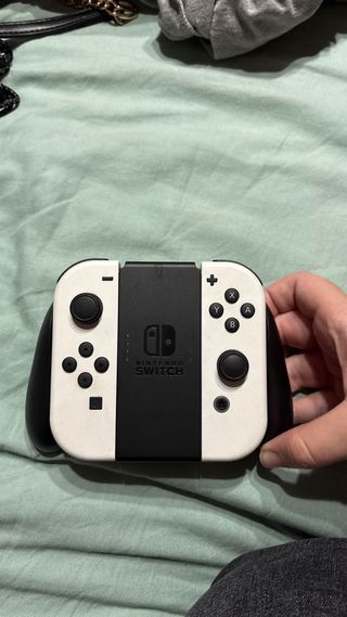 Nintendo Switch OLED + Mario Kart 8 Deluxe