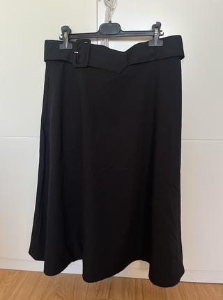 Falda midi negra con cinturón de h&m