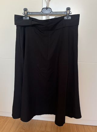 Falda midi negra con cinturón de h&m