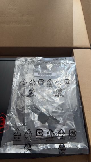 Ordenador MSI Negro con Logo Rojo