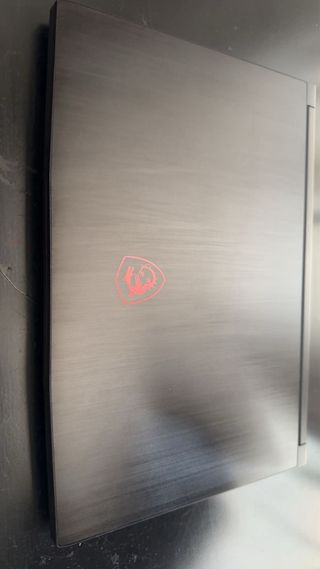 Ordenador MSI Negro con Logo Rojo
