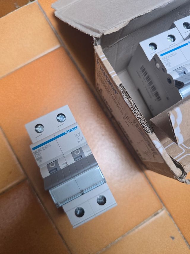 Interruptor automático Hager MUN 210AC10 -6 Unidad