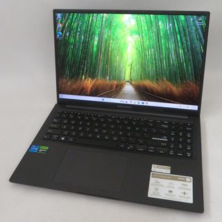 ASUS Vivobook M7600QC Portátil Negro