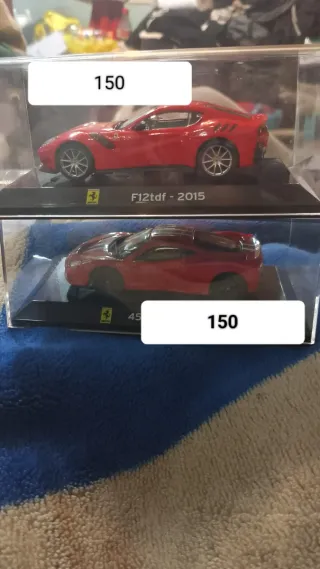 Coches de colección Ferrari F12tdf y 458