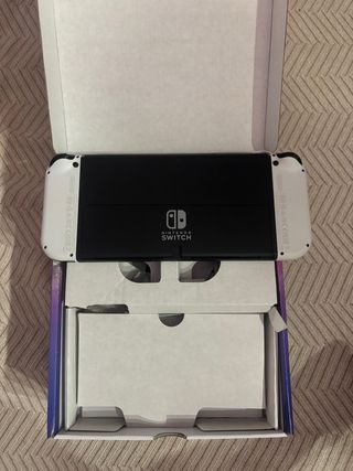 Nintendo Switch OLED + Mario Kart 8