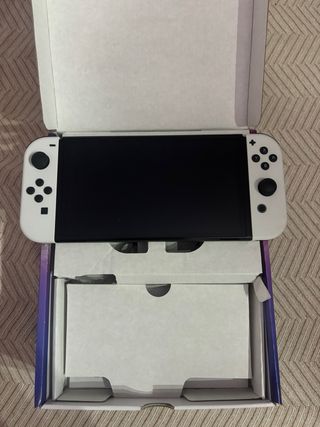 Nintendo Switch OLED + Mario Kart 8