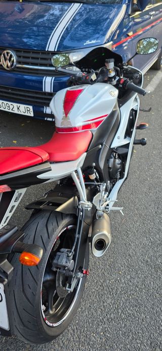 Yamaha R6R Moto Deportiva