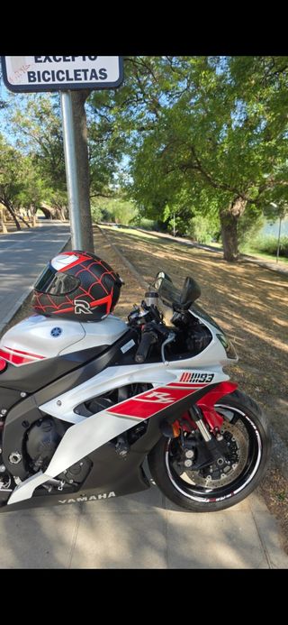 Yamaha R6R Moto Deportiva