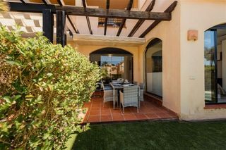Piso en venta en Puerto Banús en Marbella