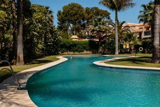 Piso en venta en Puerto Banús en Marbella