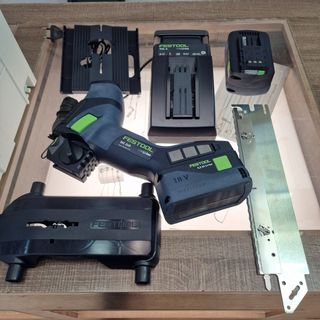 Sierra A Batería Para Material Aislante ISC 240 EB-Basic