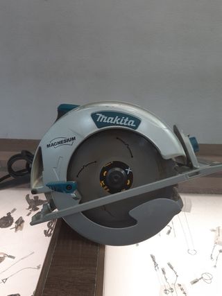 Sierra Circular Makita 5008Mg  210mm 1800W