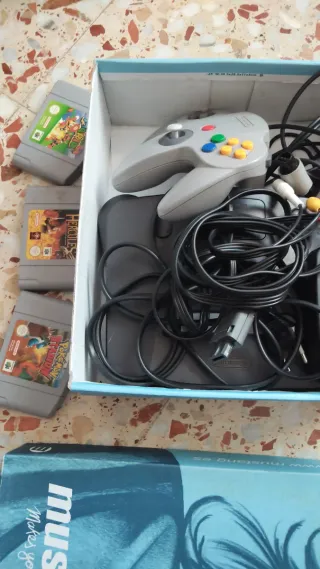 Nintendo 64 Gris con juegos