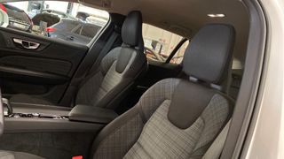 VOLVO V60 CROSS COUNTRY 2.0 B4 D CROSS COUNTRY CORE AUTO AWD 5P