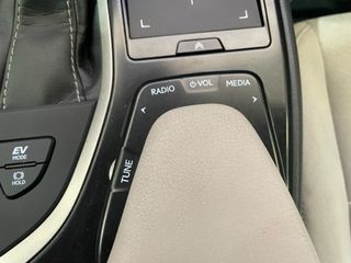 Lexus UX 2.0 250h Business