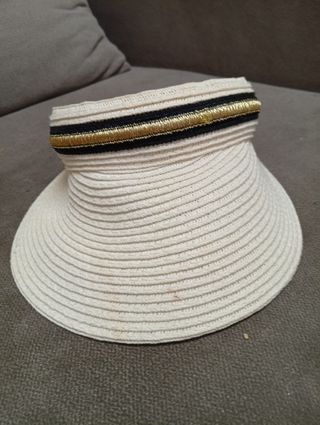 Visera Aranda dorada y blanca