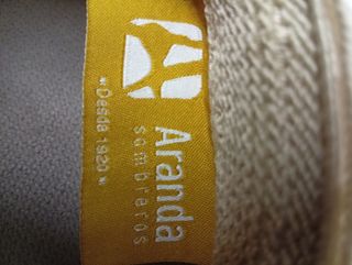 Visera Aranda dorada y blanca