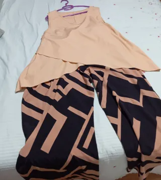 Conjunto pantalón y blusa estampado