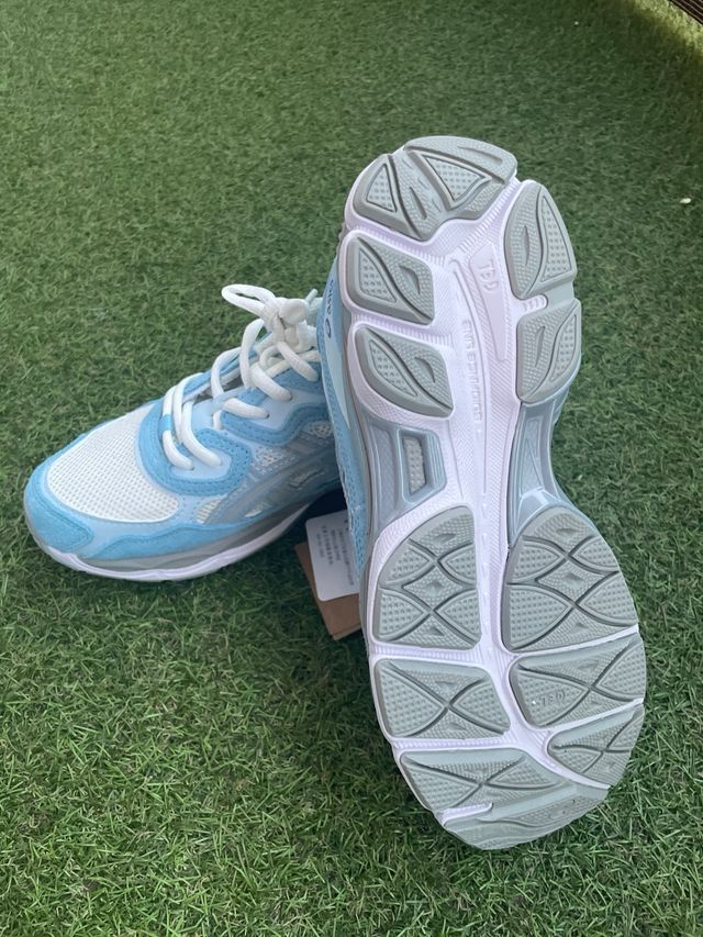 Zapatillas Asics Gel Azul y Blanco